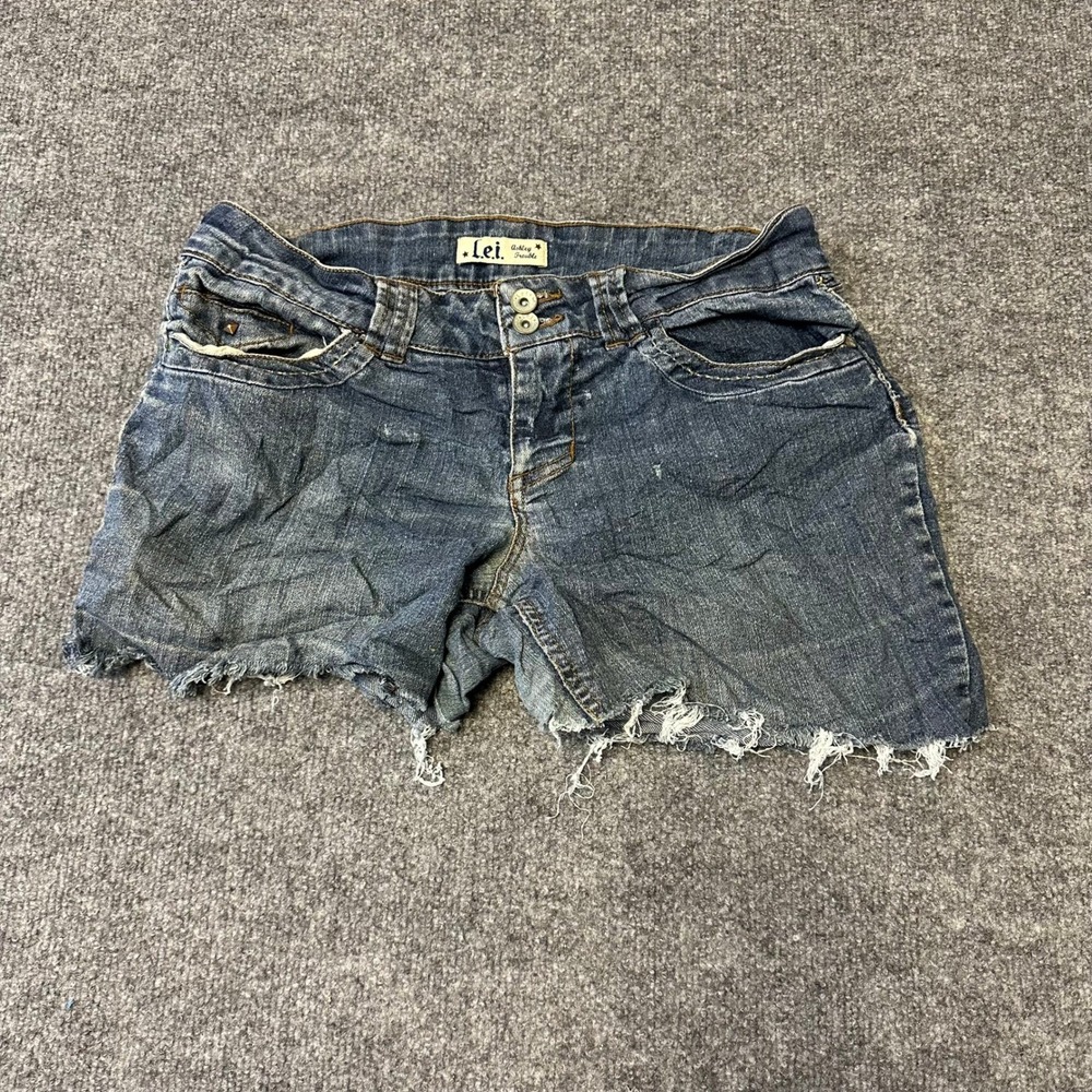 L.E.I. Denim Shorts Womens Size 7 Blue Low Rise Cut Off Frayed Hem Ashley